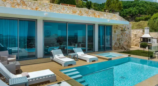 Pietra Cave Suite With Private Pool