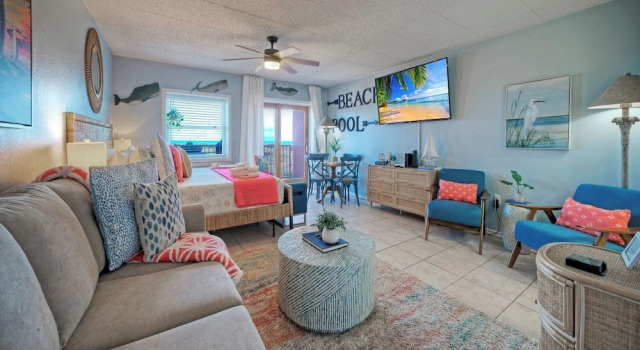Beach Access + Ocean View, 2 Pools, Sports Court Seaside Escape by Avantstay, Book Feriehus Sommerhuse i Houston, Hytte