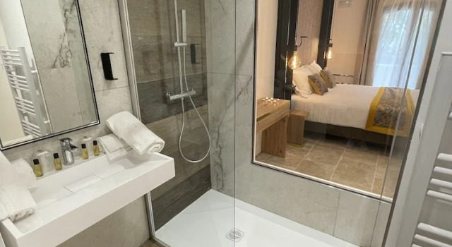 Номер Superior Le Confidentiel Hôtel & SPA