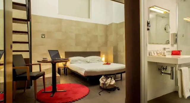 Номер Standard The Spring House Hotel Rome Vatican, Tapestry Collection Hilton