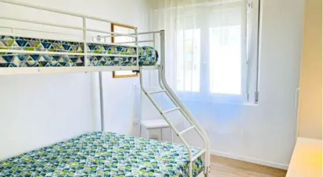 Апартаменты Beachside Apartment With Balcony