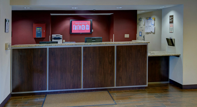Red Roof Inn PLUS Raleigh Downtown NCSU Conv Center, Buchen Sie Hotel Raleigh Raleigh-Durham Metropolitan Area