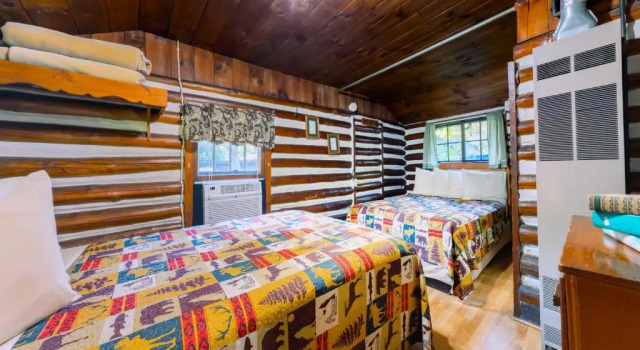 Log Cabin Motor Court, Забронировать Отель Отели Ашвилл с парковкой, Парковка