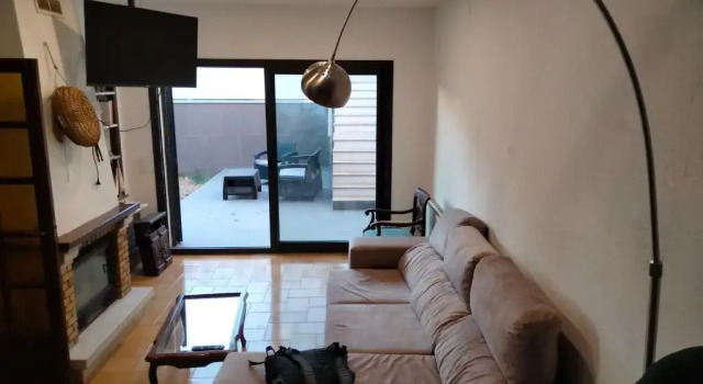 Коттедж с 3 комнатами HOUSE APARTMENT LESCALA
