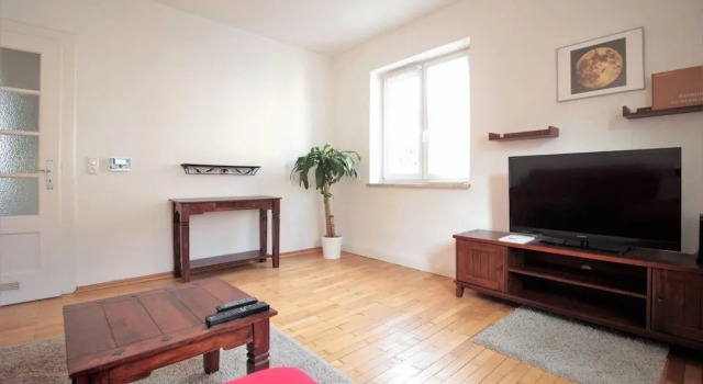 Charmante 3-Zimmerwohnung Mit Stellplatz, Забронировать Отель Отели Вюрцбурга 3 звезды, рядом с Церковь Св. Буркарда, 3*
