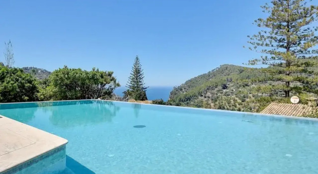 House 6 Bedrooms With Pool Wifi And Sea Views 107745, Rezerwuj Apartament Hotele w Majorka z parkingiem, Parking
