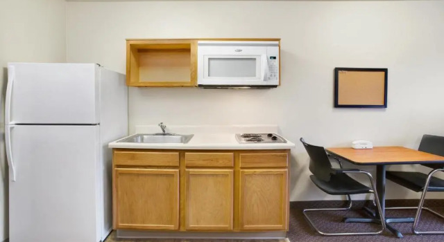 Четырёхместный люкс WoodSpring Suites Cincinnati Fairfield