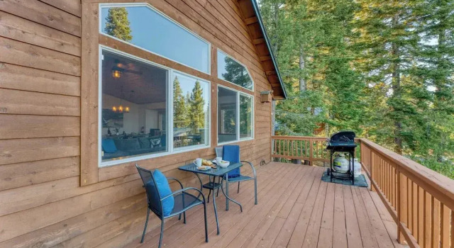 Golden Summit by Avantstay Stunning Secluded Cabin w/ Access to Tahoe Donner