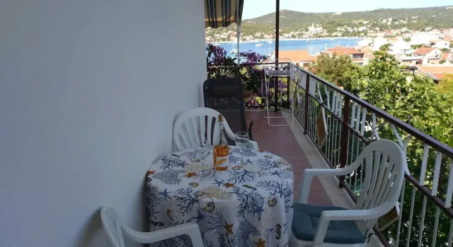 Апартаменты c 1 комнатой с балконом Romantic Apartment With Sea View Vinišće, Dalmatia