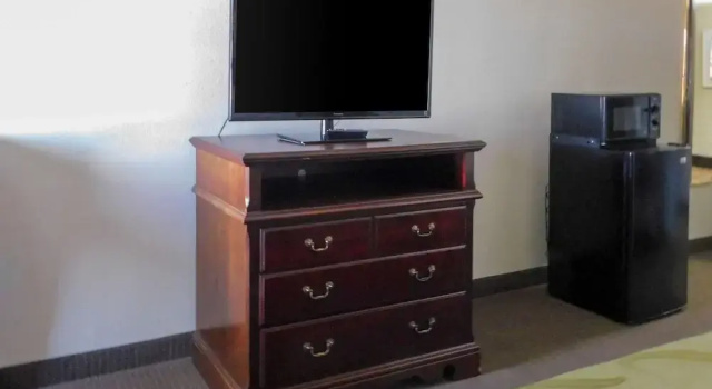 Люкс Quality Inn & Suites Thomasville-High Point