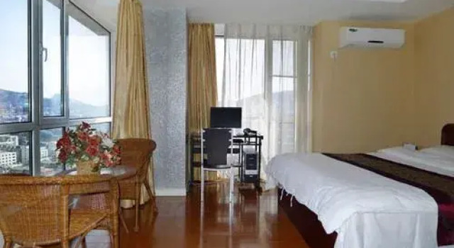 Younghwa Hotel, Book Hotel Hotels in Liaoning with Parking, Parking