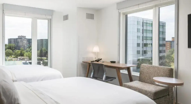 Четырёхместная студия Element by Marriott Denver Downtown East