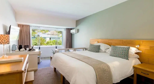 Двухместный номер с видом на горы The Bay Hotel