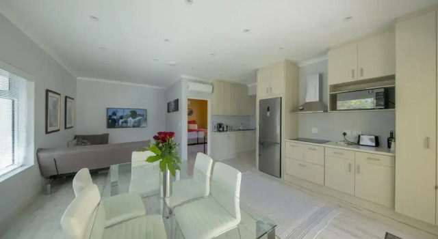 Полулюкс Superior c 1 комнатой с видом на бассейн Constantia Cottages