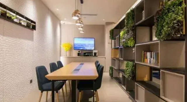 Homeinn Selected Hotel (Nanjing Railway Station North Square Hongshan Forest Zoo Subway Station)