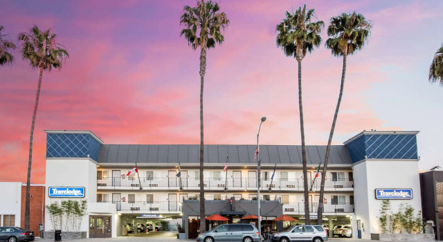 Travelodge by Wyndham Culver City, Забронировать Мини-отель Мини-отели Калвер Сити, Мини-отель