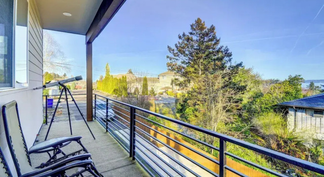Коттедж Luxe Federal Way Rental - Walk to the Water