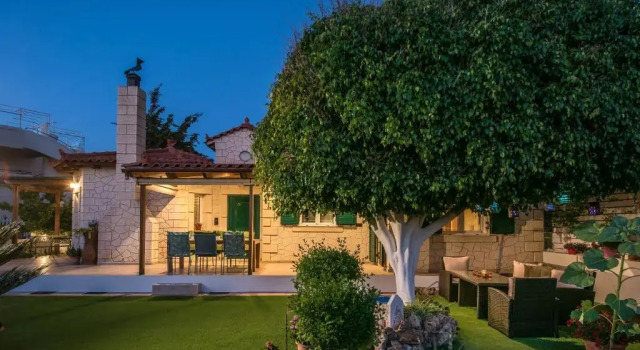 Heraklion Seaside Gem - Olia Private Retreat, Rezerwuj Hotel Hotele w Heraklion z parkingiem, Parking