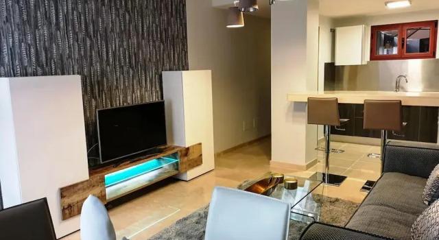 Luxury Apartment. Gym and Solarium, Забронировать Апартаменты/квартира Отели Лас-Пальмас-де-Гран-Канария с парковкой, рядом с Музей науки и техники, Парковка