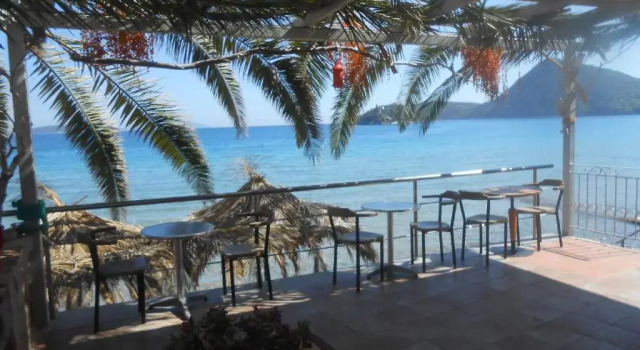 Четырёхместный номер Standard с балконом и с видом на море Hotel Assini Beach Tolo