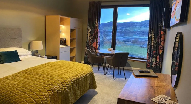 Stones Luxury B&B with hot tub and self-contained rooms, Забронировать Отель «постель и завтрак» Отели Inner Hebrides с бассейном, Бассейн