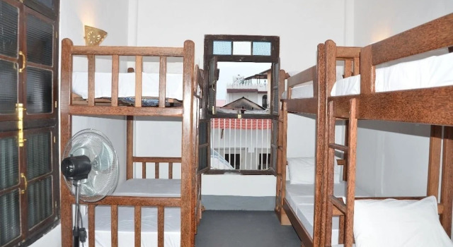 Кровать в общем номере Zanzibar Hostel
