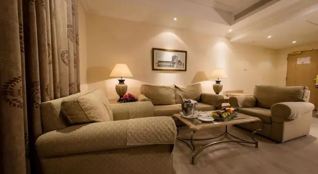 Номер Standard с балконом Curium Palace Hotel