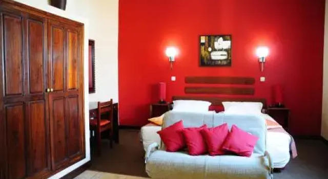 Palmeiras Guest House Maputo, จอง เกสท์เฮาส์ Polana Cimento A Maputo International Airport