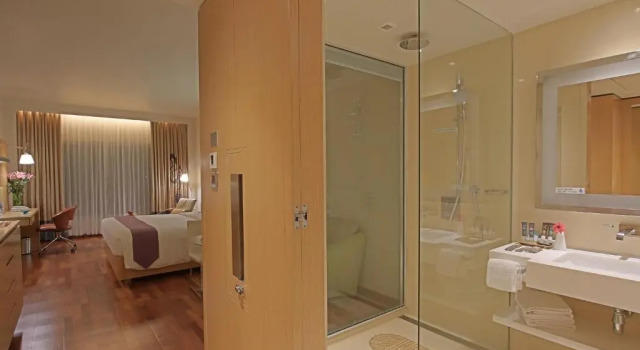Номер Premium Novotel Visakhapatnam Varun Beach