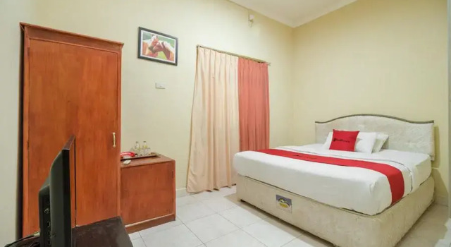 Номер Standard RedDoorz @ Jalan Lintas Sumatera Lahat