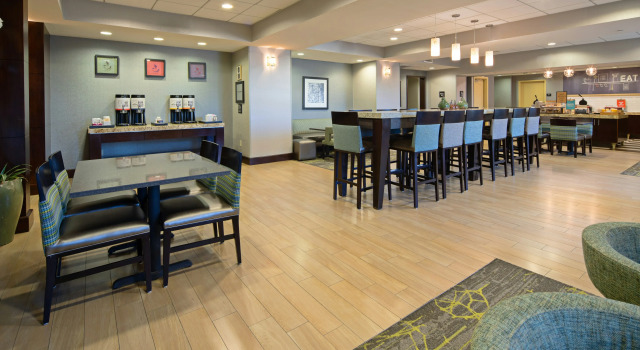 Hampton Inn Visalia, Забронировать Отель Висейлия штат Калифорния