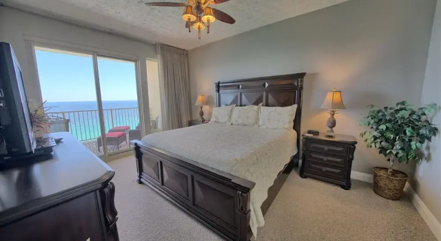 Stylish Oceanfront Condo with Beach and Picnic Area Access - Unit 1706 by RedAwning, Забронировать Отель Панама-Сити Панхэндл Флорида, рядом с Загородный клуб "Сигнал Хилл"