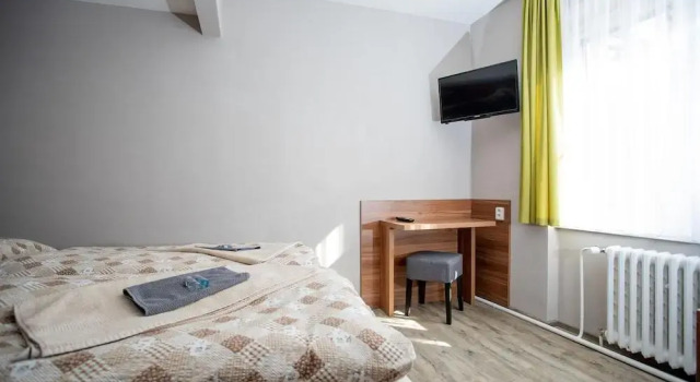 Hotel U kone, Rezerwuj Hotel Hotele w Central Bohemia z parkingiem, Parking