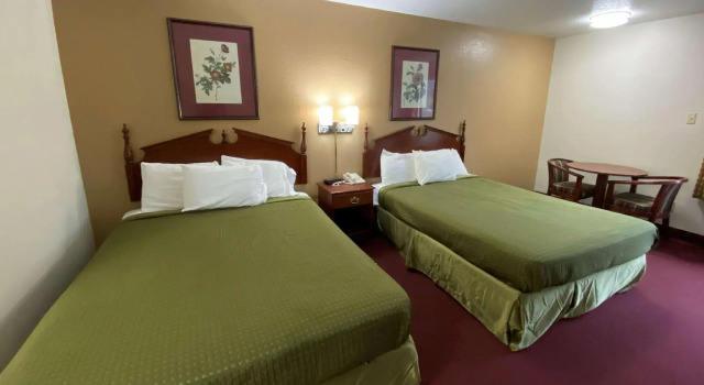 Четырёхместный номер Standard Super 8 by Wyndham Kinder/Coushatta near Casino