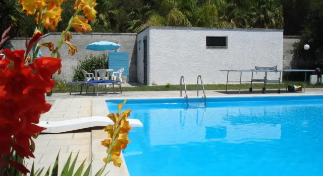 Standard dublă cameră cu vedere la piscină Breezes B&B