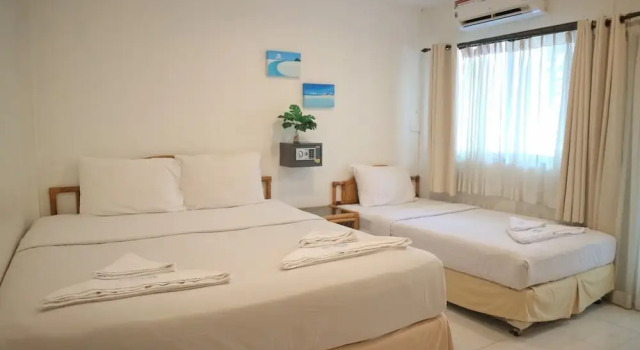 Трёхместный номер Standard с балконом Sunshine Guest House