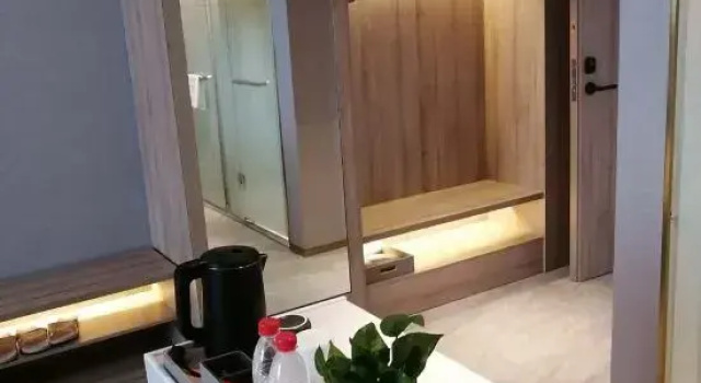 Люкс Business Zhongzhou Yimei Hotel