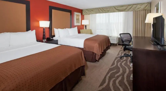 Четырёхместный номер Standard Holiday Inn Shreveport Downtown by IHG