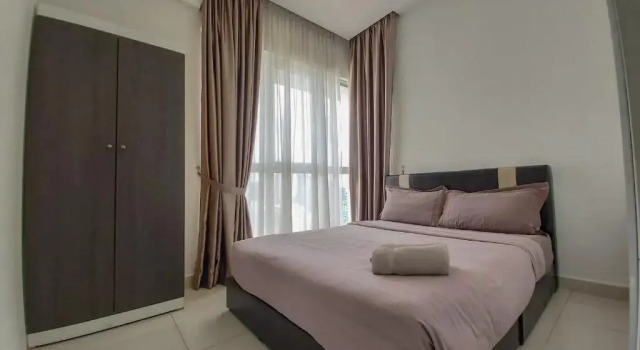 Семейные апартаменты с 3 комнатами Regalia Residence KLCC View by iLuxHome