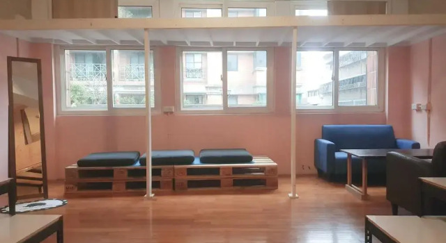 Кровать в общем номере (женский номер) Hostel of Rising SUN