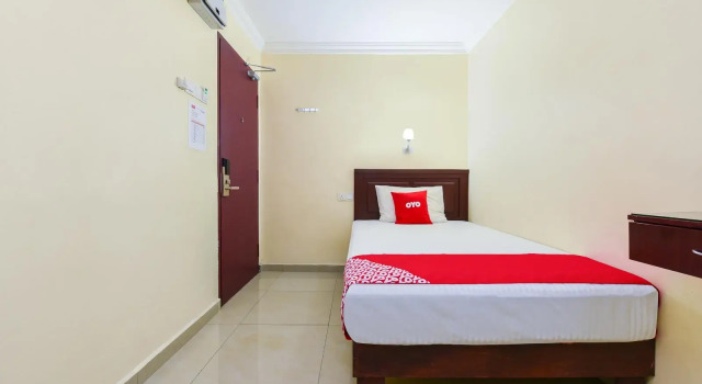 Номер Deluxe Super OYO 90562 J Hotel PJ