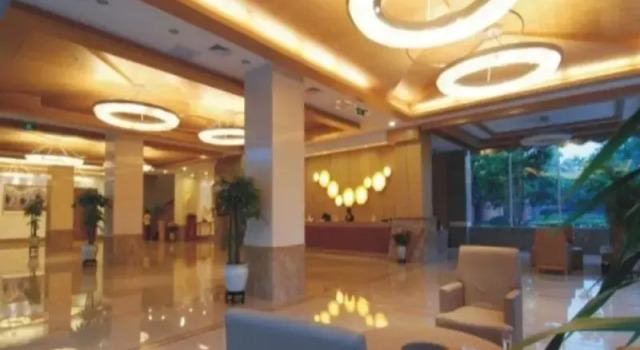 Jinrui Yangguang Hotel Pengzhou, Boek Hotel Hotels in Chengdu met parkeren, Parkeren