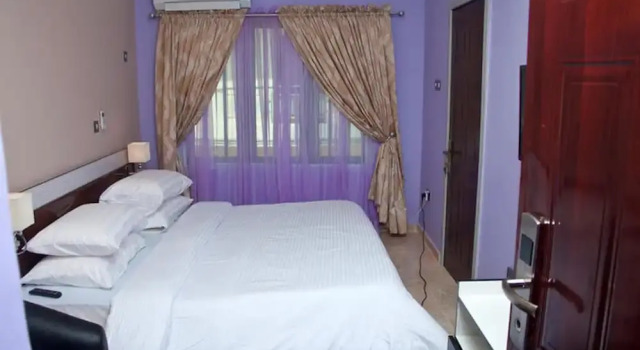 Номер Deluxe Milestone Hotel