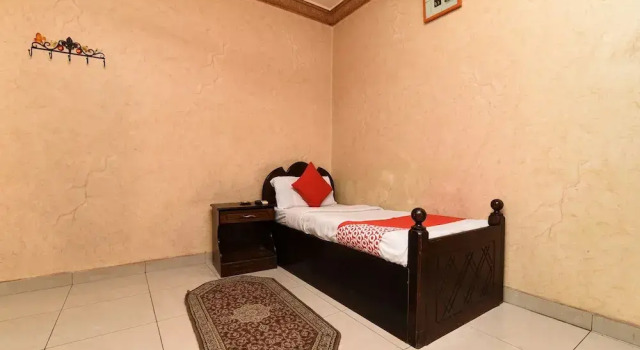 Номер Standard OYO 361 Al Janoub Hotel
