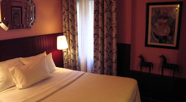 Walled off Hotel Paris, Забронировать Отель Отели и гостиницы Парижа, рядом с Tour Jean sans Peur, Отель