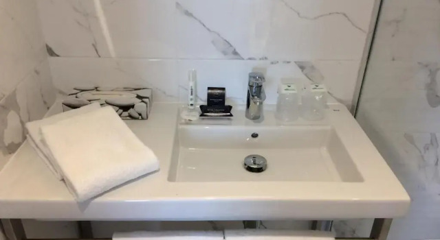 Полулюкс Brit Hotel Confort Loches