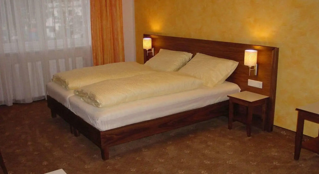 EB Hotel Garni