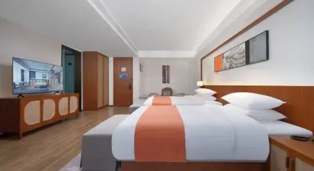 Люкс EZZI Hotel (Luoyang Railway Station Guohua Road Metro Station Branch)