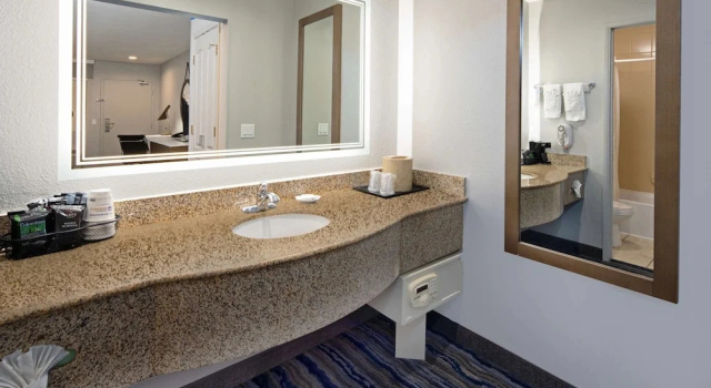 Номер Business Best Western San Diego/Miramar Hotel