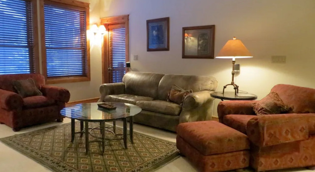 Black Bear Lodge, Забронировать Отель Крестед-Бьютт Crested Butte Mountain, рядом с Горнолыжный курорт Crested Butte